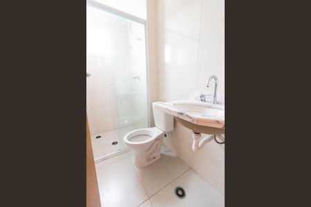 Banheiro de apartamento para alugar com 2 quartos, 70m² em Jardim Sílvia, Santo André