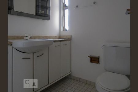 Banheiro de apartamento à venda com 1 quarto, 62m² em Vila Butantã, São Paulo