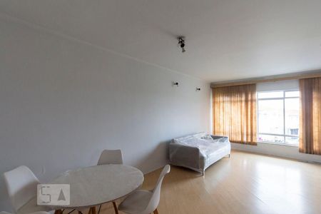 Sala de casa à venda com 3 quartos, 200m² em Indianópolis, São Paulo