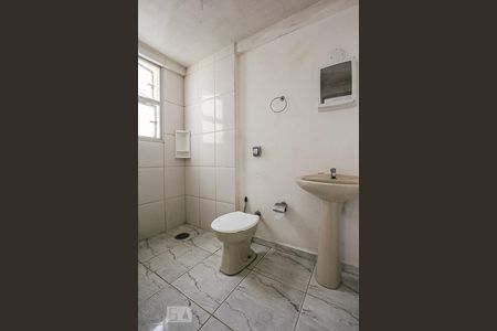 Banheiro de apartamento à venda com 1 quarto, 52m² em Centro, Campinas