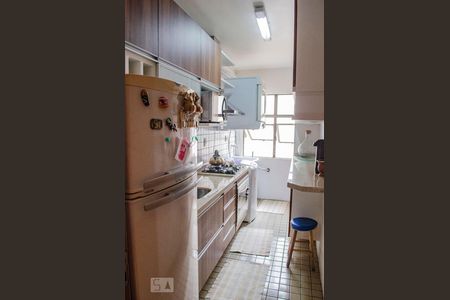 Cozinha  de apartamento para alugar com 3 quartos, 78m² em Sarandi, Porto Alegre