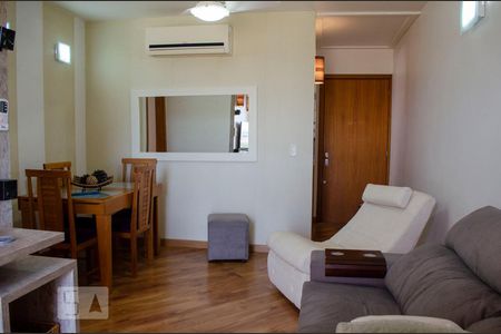 Sala  de apartamento para alugar com 3 quartos, 78m² em Sarandi, Porto Alegre