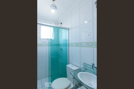 Banheiro de apartamento para alugar com 2 quartos, 56m² em Pestana, Osasco