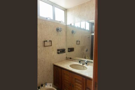 Banheiro de casa à venda com 3 quartos, 300m² em Jardim do Mar, São Bernardo do Campo