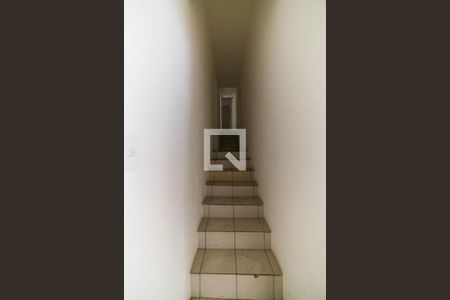 Escada de casa para alugar com 3 quartos, 160m² em Jardim Leonor, São Paulo