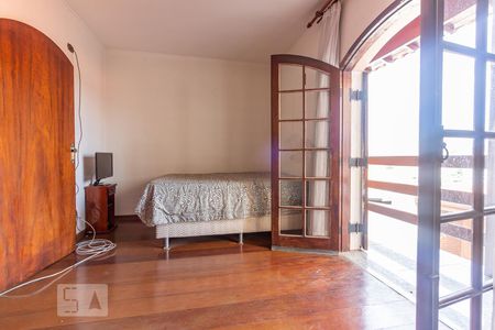 Suite 1 de casa à venda com 3 quartos, 300m² em Umuarama, Osasco