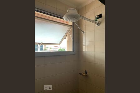 Banheiro de apartamento para alugar com 1 quarto, 46m² em Botafogo, Campinas