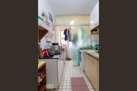 Cozinha de apartamento para alugar com 3 quartos, 64m² em Vila Sofia, São Paulo