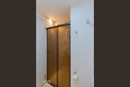 Banheiro de apartamento para alugar com 3 quartos, 64m² em Vila Sofia, São Paulo