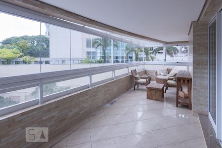 Varanda Sala de apartamento à venda com 4 quartos, 170m² em Pacaembu, São Paulo