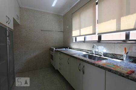 cozinha de casa de condomínio à venda com 3 quartos, 100m² em Parque Reboucas, São Paulo