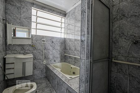 Banheiro de apartamento para alugar com 2 quartos, 125m² em Centro, Campinas