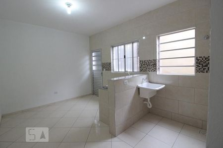 Sala/Cozinha e Área de Serviço de kitnet/studio para alugar com 1 quarto, 25m² em Vila Romero, São Paulo