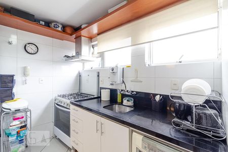 Cozinha de apartamento para alugar com 2 quartos, 84m² em Itaim Bibi, São Paulo