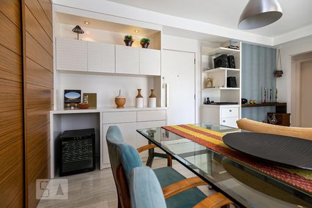 Sala de apartamento à venda com 2 quartos, 57m² em Vila Olímpia, São Paulo