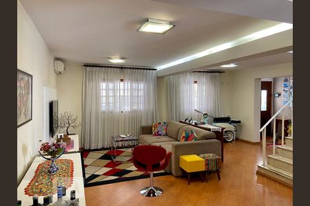 Sala de casa à venda com 3 quartos, 200m² em Jardim Novo Mundo, São Paulo
