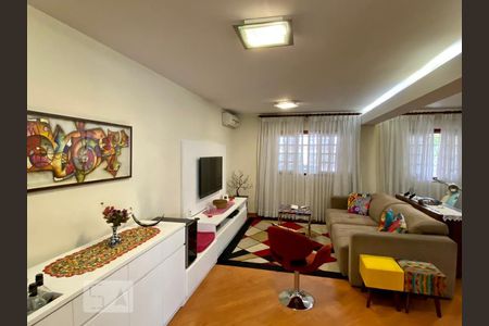Sala de casa à venda com 3 quartos, 200m² em Jardim Novo Mundo, São Paulo