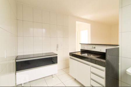 Cozinha de apartamento à venda com 2 quartos, 44m² em Urca, Belo Horizonte