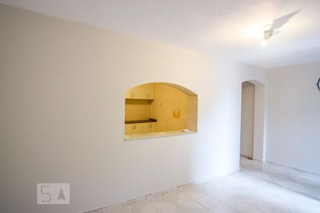 Sala de casa para alugar com 2 quartos, 70m² em Vila Santa Clara, São Paulo