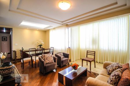 Sala de apartamento à venda com 3 quartos, 100m² em Lourdes, Belo Horizonte