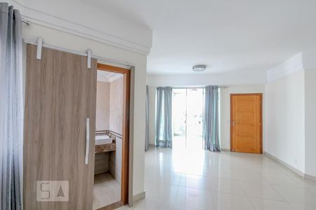 Apartamento para alugar com 4 quartos, 154m² em Setor Bueno, Goiânia