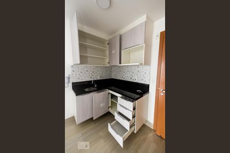 Cozinha de kitnet/studio para alugar com 1 quarto, 37m² em Jardim Santa Mena, Guarulhos