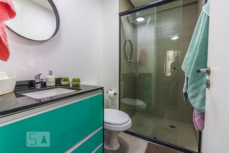 Banheiro de kitnet/studio para alugar com 1 quarto, 39m² em Santa Efigênia, São Paulo