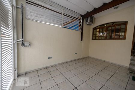 Garagem de casa à venda com 3 quartos, 117m² em Vila Augusta, Guarulhos