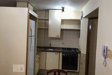 Cozinha de kitnet/studio para alugar com 1 quarto, 40m² em Batel, Curitiba