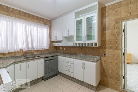 Cozinha de casa para alugar com 1 quarto, 28m² em Vila Dalila, São Paulo