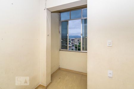 Sala de apartamento para alugar com 2 quartos, 73m² em Bonsucesso, Rio de Janeiro