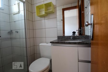 Banheiro  de apartamento para alugar com 2 quartos, 49m² em Areal (águas Claras), Brasília