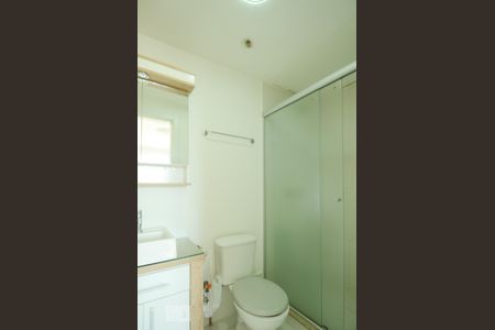 Banheiro da Suíte de apartamento para alugar com 2 quartos, 62m² em Cristal, Porto Alegre