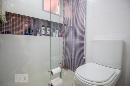 Banheiro de apartamento para alugar com 2 quartos, 50m² em Vila Guarani (z Sul), São Paulo