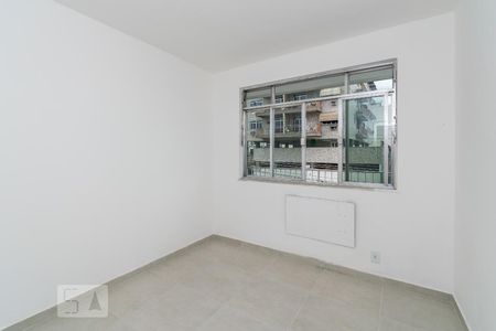 Quarto 1 de apartamento para alugar com 2 quartos, 110m² em Vila da Penha, Rio de Janeiro