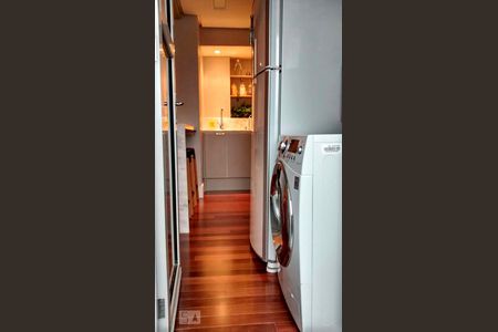 Lavanderia e cozinha de apartamento à venda com 1 quarto, 58m² em Ideal, Novo Hamburgo