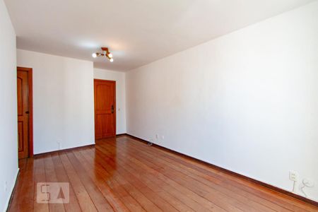 Sala de apartamento à venda com 2 quartos, 75m² em Icaraí, Niterói