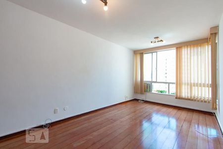 Sala de apartamento à venda com 2 quartos, 75m² em Icaraí, Niterói