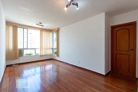 Sala de apartamento à venda com 2 quartos, 75m² em Icaraí, Niterói