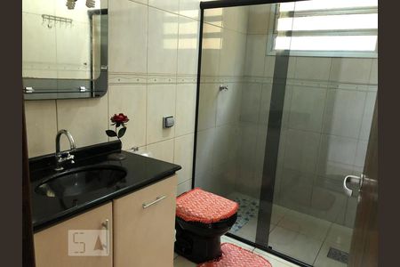 Banheiro Parte Inferior de casa à venda com 2 quartos, 182m² em Vila Carmosina, São Paulo