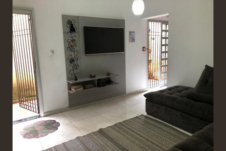 Sala de casa à venda com 2 quartos, 182m² em Vila Carmosina, São Paulo