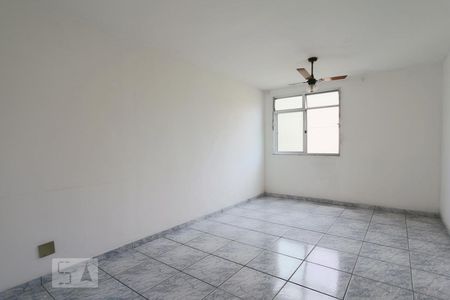 Sala de apartamento para alugar com 1 quarto, 52m² em Taquara, Rio de Janeiro