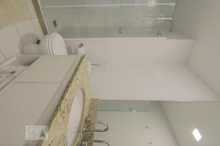 Banheiro Social de apartamento à venda com 2 quartos, 100m² em Jacarepaguá, Rio de Janeiro