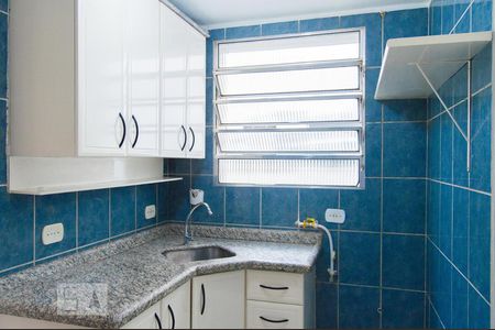 Cozinha de apartamento para alugar com 2 quartos, 48m² em Bela Vista, São Paulo