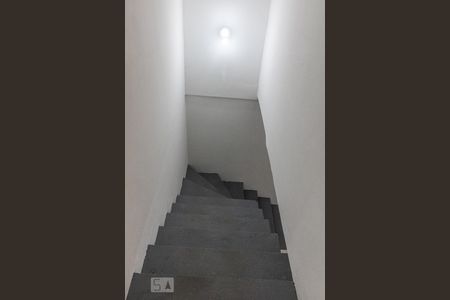 Escada de casa para alugar com 3 quartos, 170m² em Centro, São Caetano do Sul