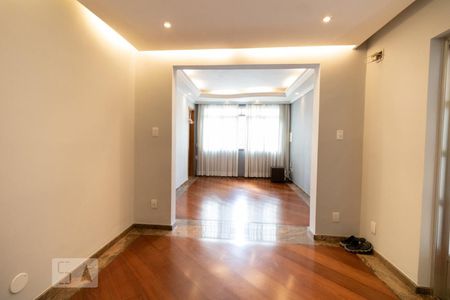 Sala de casa à venda com 4 quartos, 249m² em Vila Guilherme, São Paulo