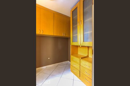 Quarto 2 de apartamento para alugar com 3 quartos, 70m² em Vila Firmiano Pinto, São Paulo
