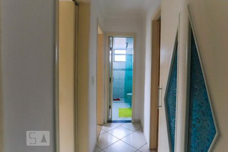 Corredor de apartamento para alugar com 3 quartos, 70m² em Vila Firmiano Pinto, São Paulo