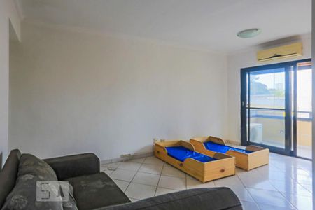 Sala de apartamento para alugar com 3 quartos, 70m² em Vila Firmiano Pinto, São Paulo