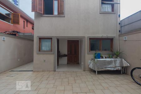 Casa para alugar com 336m², 6 quartos e 3 vagas Casa para alugar com 336m², 6 quartos e 3 vagasQuintal